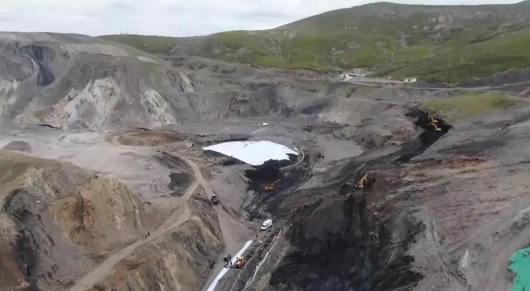 柴达尔煤矿“8·14”顶板抽冒导致溃砂溃泥重大事故